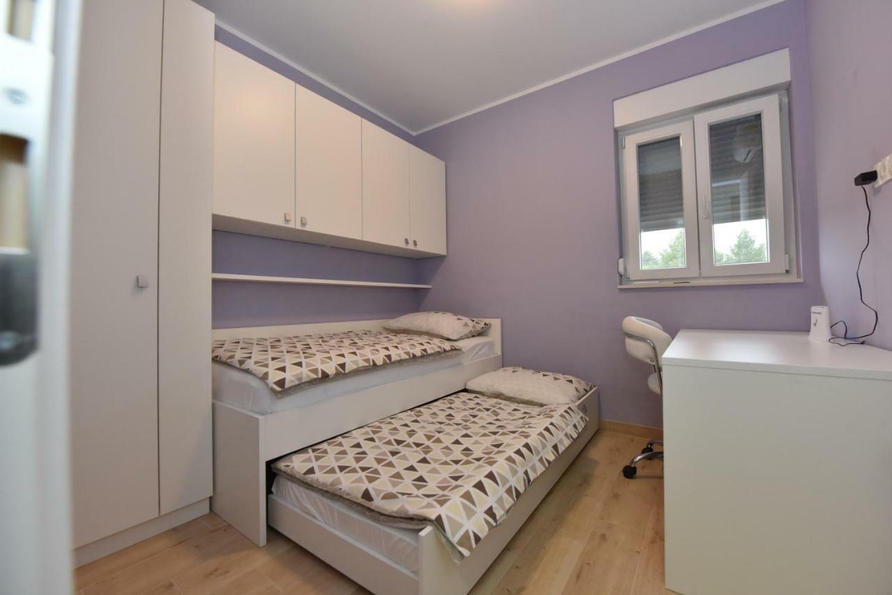 Family Apartments Podsolarsko Шибеник Экстерьер фото